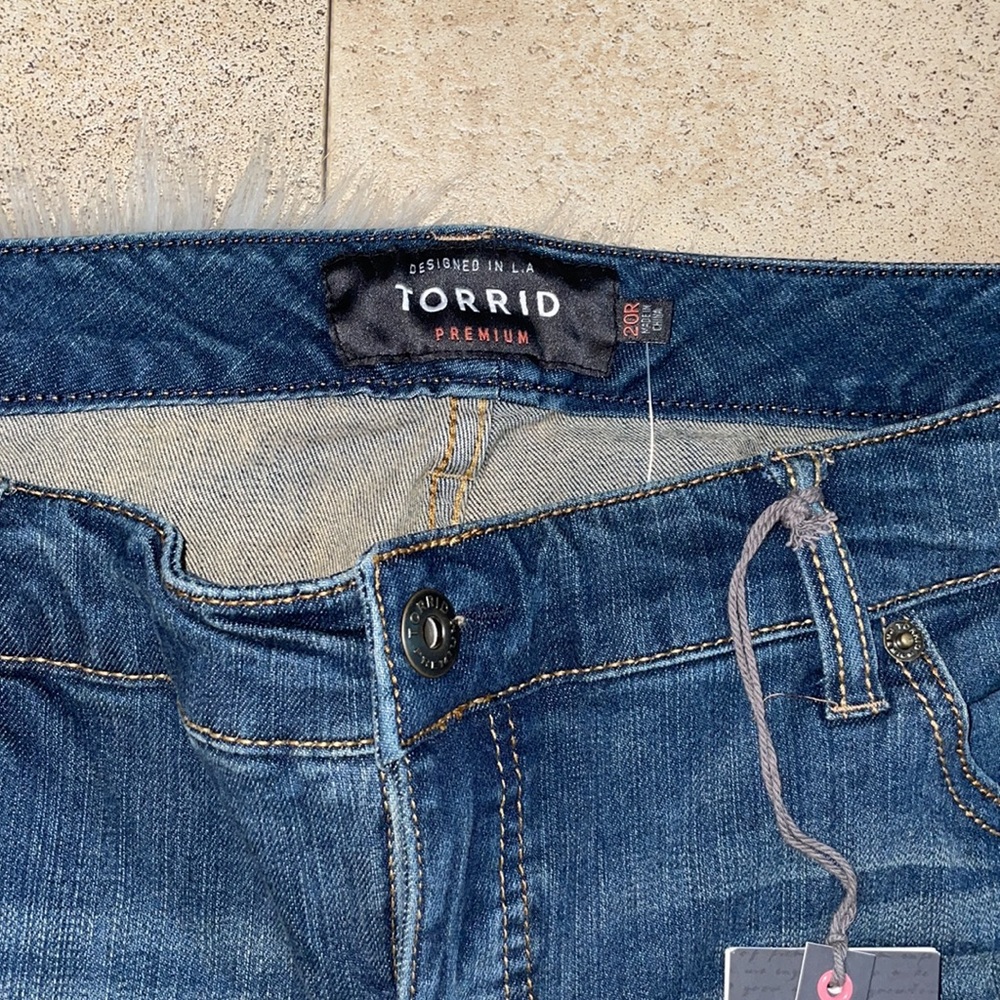 Torrid Skinny Size 20R Jeans BNWT - Picture 2 of 8